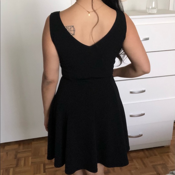 The perfect little black dress! - Picture 2 of 2